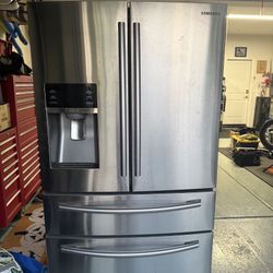Samsung Stainless Steel 4 Door French Door Refrigerator 