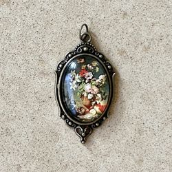 💐 Beautiful, new, old fashioned flower arrangement bouquet, vintage look pendant with glass covering & antique gold setting
