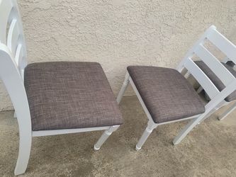 (3) dining chairs