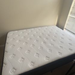 Full Size CertiPUR-US Bed With Frame