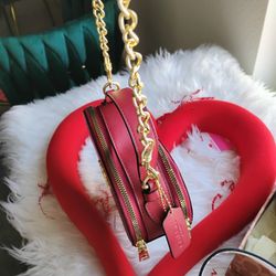 🎁🎀 Women Bag For Valentine's 🩷❤️ See Photos