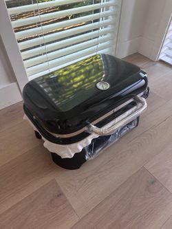 NEW - Weber Lumin Portable Electric Grill in Black - Full Size