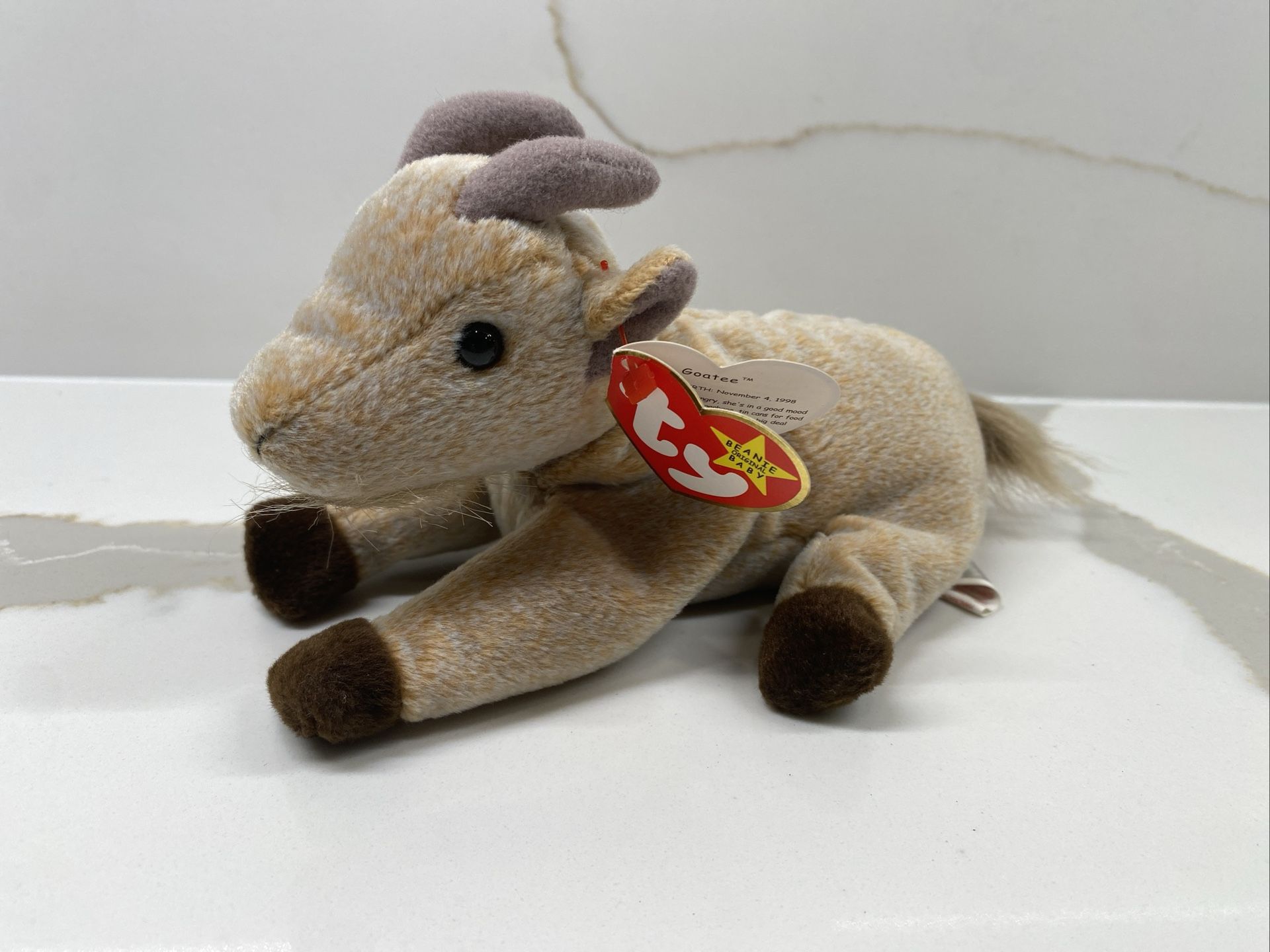 Rare Vintage Retired Ty Beanie Baby "Goatee" the Goat  - Tags with ERRORS