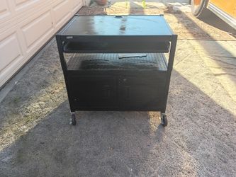 Bretford Audio Video Cart W/Shelf