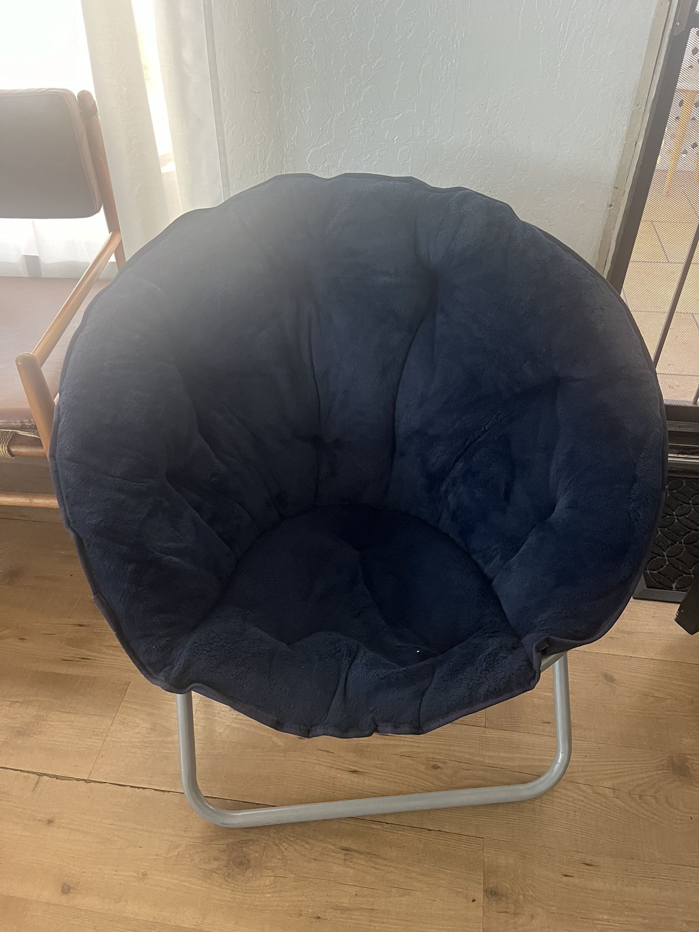Comfy Saucer Chair 