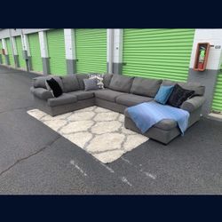 Great Sectional Couch 