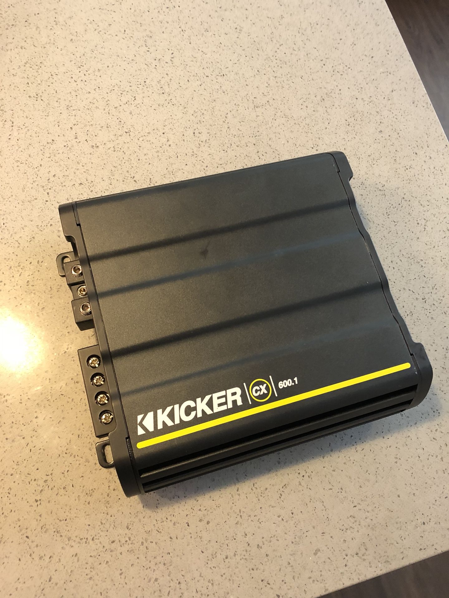 Kicker CX 600.1 mono block amp