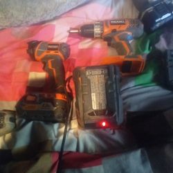 RIDGID DRILL RIDGID FLASHLIGHT BATTERIES INCLUDED WITH CHARGER 