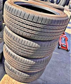 225 55 18 Falken tires Con 80% de Vida Las 4
