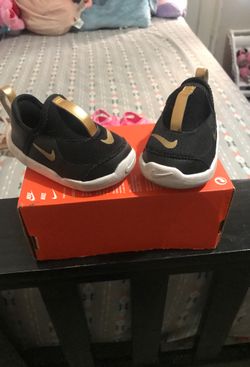 Nike toddler size 4
