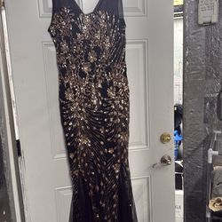 Evening dress size 14w black with gold beeds