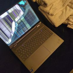 Lenovo Yoga 2025 I7 16gb ram 1TB SSD Broken Touch Screen