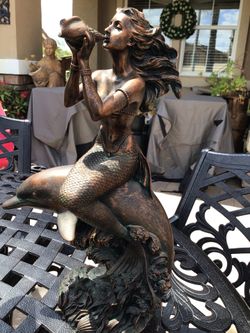 Statue