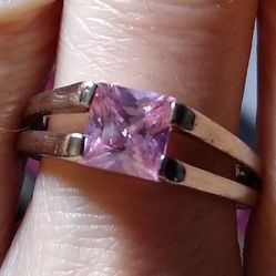 Beautiful 😍 Size 7 Pink Sapphire Sterling Silver Ring! 💗💍