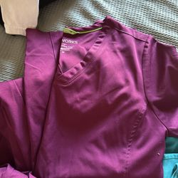 Women’s scrubs