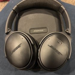 Bose Quiet Comfort Over Ear Headphones 