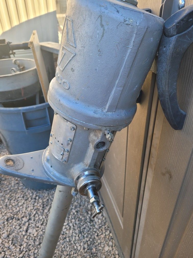 Graco President Pump Part# 205-628 Series H03H Ratio 10-1 1800 Psi 2 In ×32 In Pick Up Tub