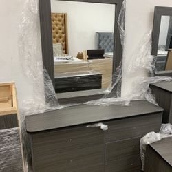 5PC GREY BEDROOM SET PICK UP TODAY 
