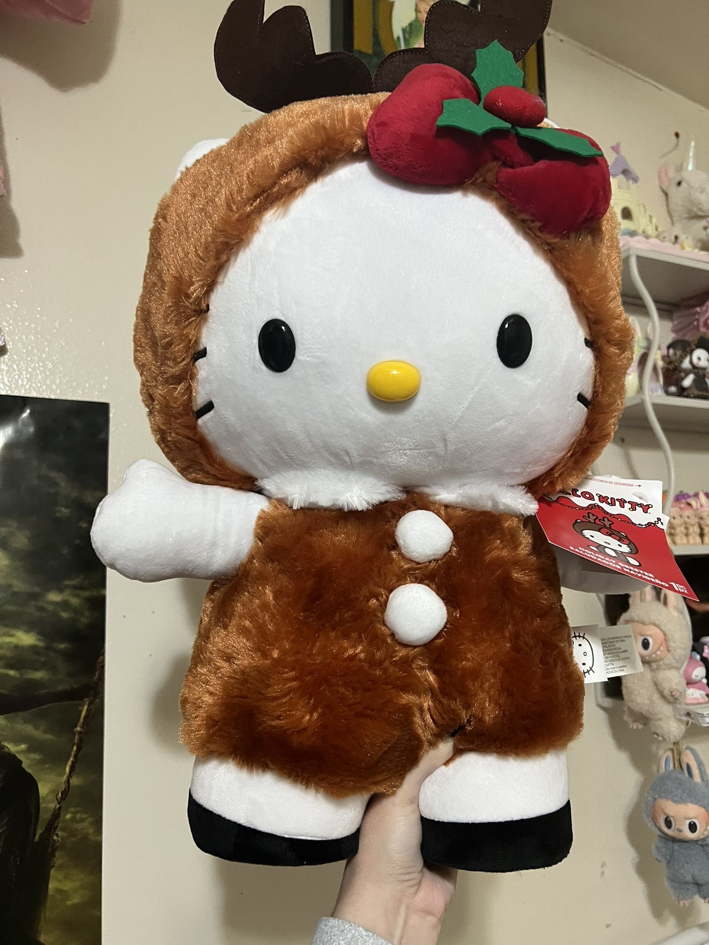 Hello Kitty Christmas Greeter