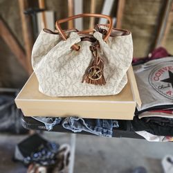 Michael Kors Ring bag