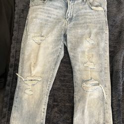 Mens 33x30 American Eagle ripped skinny jeans