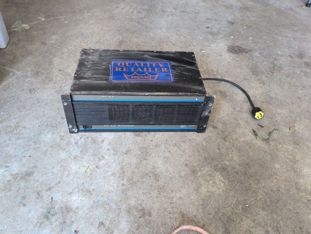 QSC  Model 1700 Amp