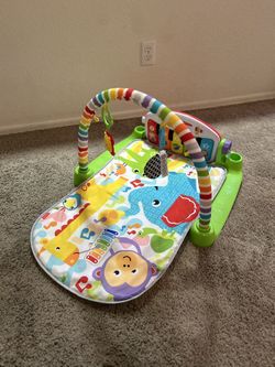 Fisher-Price Baby Playmat Deluxe Kick & Play Piano Gym