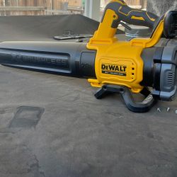Leaf blower