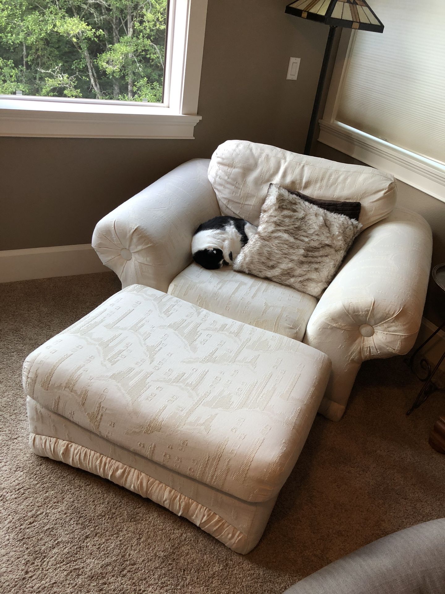 Oversized chair & ottoman