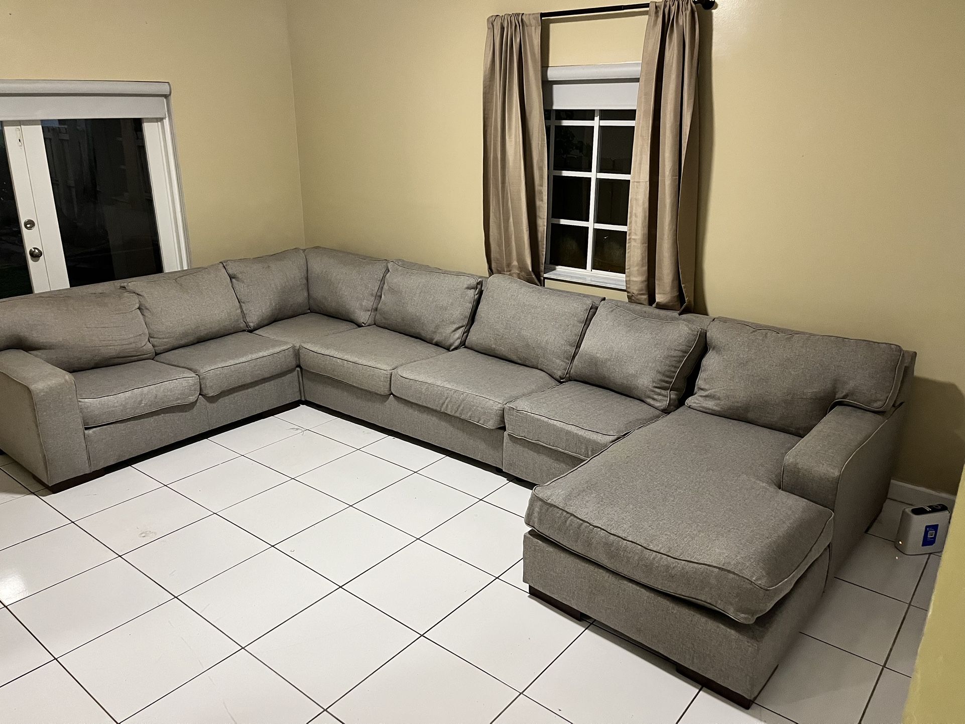 Sectional Couch With pullout Bed