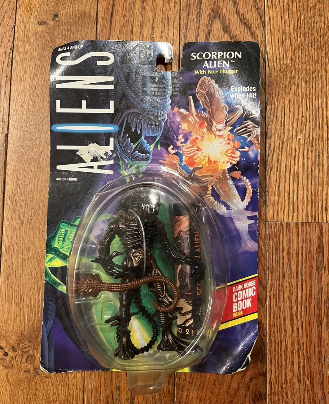 New Vintage 90s Aliens Scorpion Kenner Action Figure Toy Face Hugger Comic Book