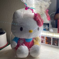 Hello kitty plushie Vintage 