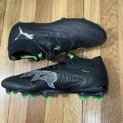 Size 11 Puma FUTURE 8 ULTIMATE Men's Firm Ground Soccer Cleats 108138-02