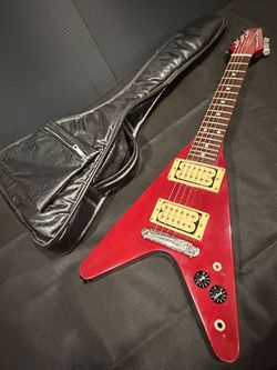 Vintage 80s D' Mini by Phased Systems Flying Vee V Travel Guitar Case