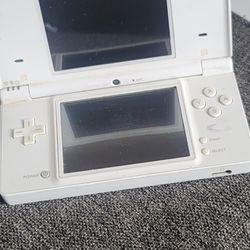 Nintendo Ds I No Carga Para Partes Trae Una Memoria 