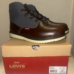 New Levi’s Kids Boots Size 5.5 Youth Brown Chukka Boots w/ Box