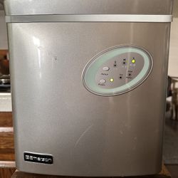Emerson Ice Maker.