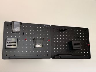 Wall mounted organizer for office spaces