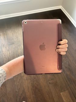 ipad-apple ipad, gently used, comes with purple case 