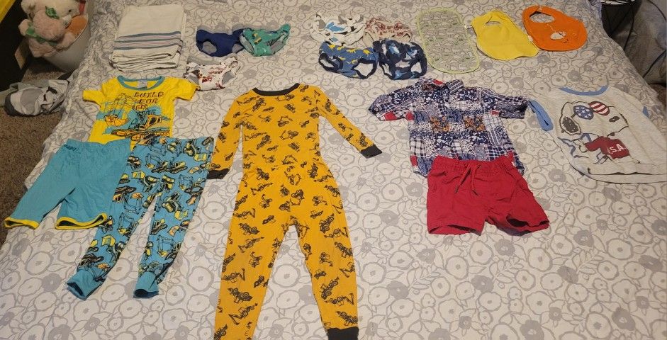 Selling Toddler Clothing Ranges 3T to 4-5T (Plus Bibs/ Blanket)