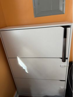 Shoes cabinet