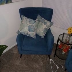 2 Chairs Table And Light 500