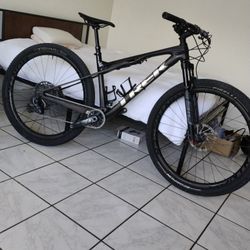 Trek Supercalibre Carbón Fiber 9.8 $7000 Sale $4000