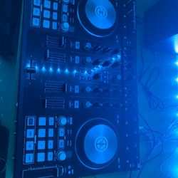 Traktor S4 Controller DJ