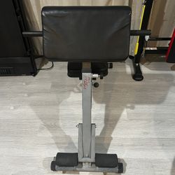 preacher curl machine