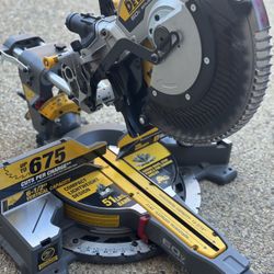 Dewalt 60V Lithium-Ion 12 in. Cordless Sliding Miter Saw with 12Ah battery fast charger