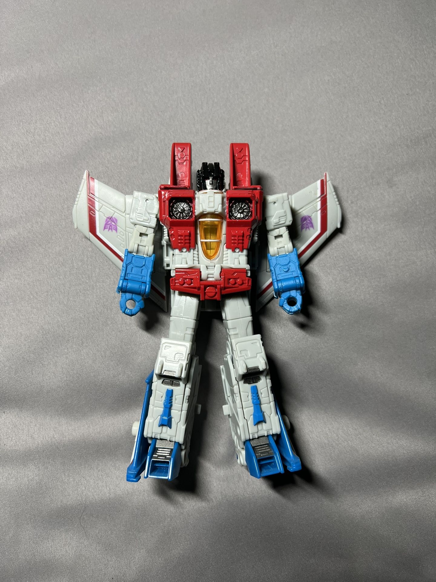 Transformers Earthrise Starscream