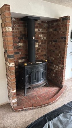Cast steel wood stove