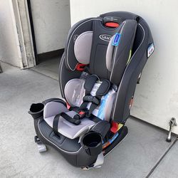 (NEW) $145 Graco (Slimfit 3-in-1) Car Seat, Slim & Comfy Design, for child 5 to 100lbs, Redmond 