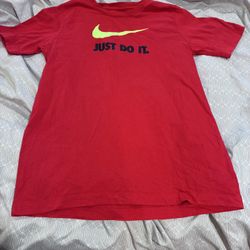 Nike Boys XL Red Graphic T-Shirt
